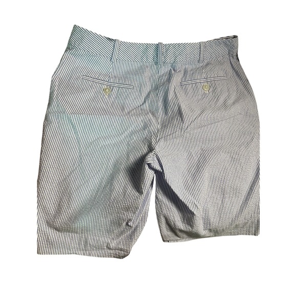 Talbots blue white seersucker women's Bermuda shorts‎ size 8 flat front - Picture 2 of 3